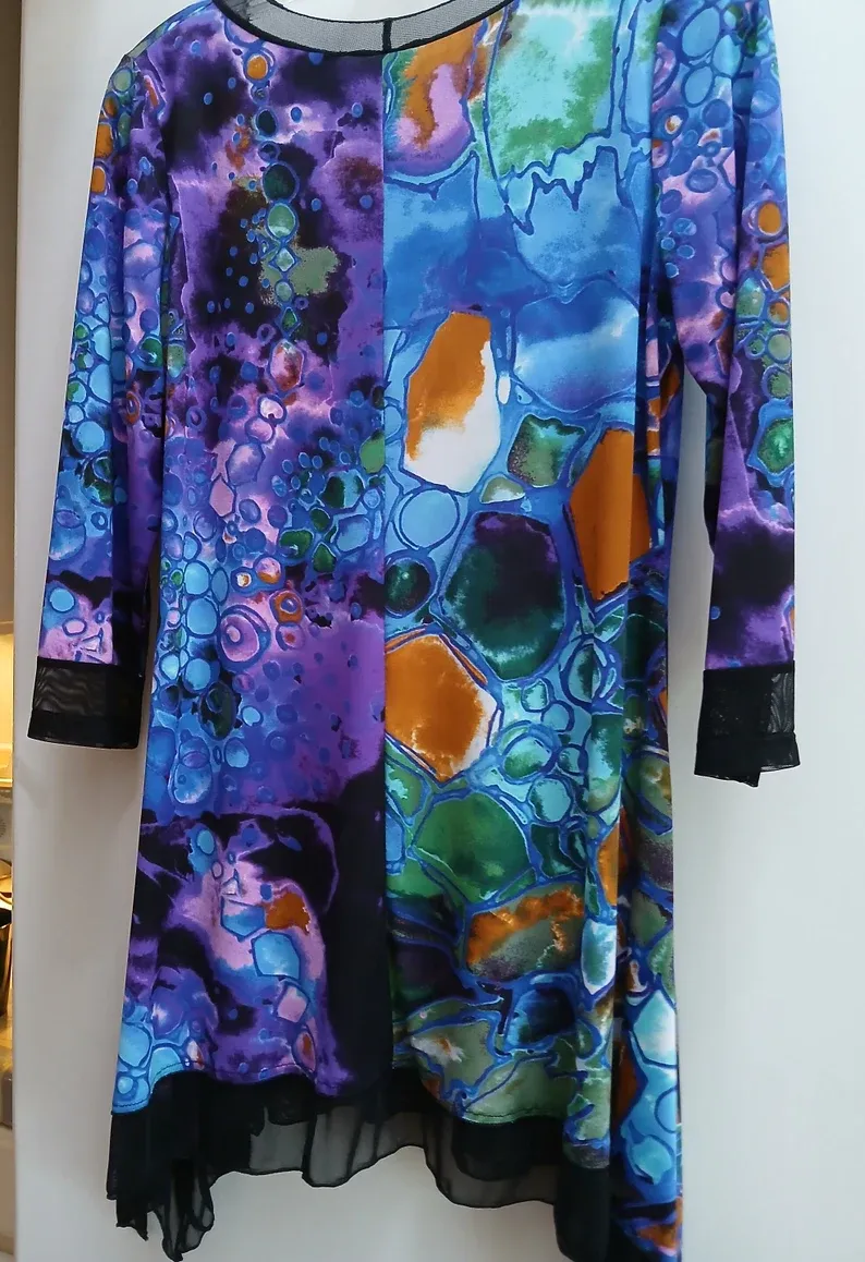 Abalone Printed Tunic. One Of A Kind And Custom Made. Tailored To Flatter. Black Lace Special Edge Treatment. Any Dressy Event. — photo 2