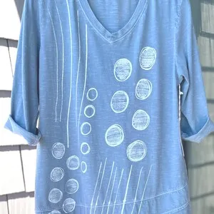 The Dot N Line Tulip Hem Cotton Top: V-Neck Mineral Wash, Usa Made — photo 4