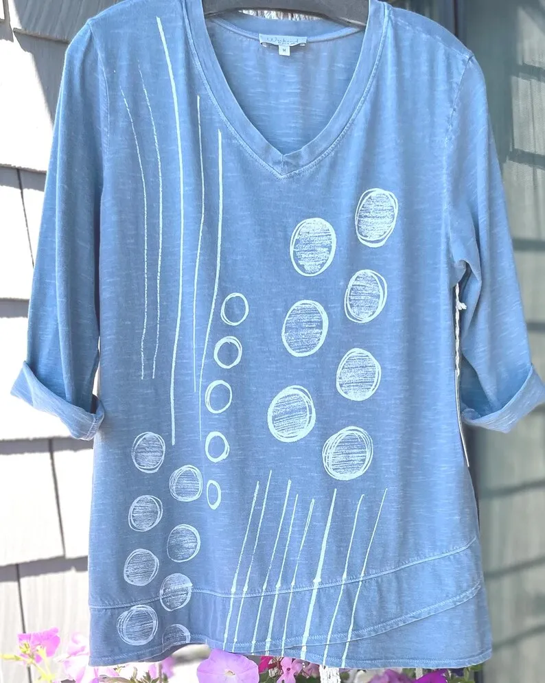The Dot N Line Tulip Hem Cotton Top: V-Neck Mineral Wash, Usa Made