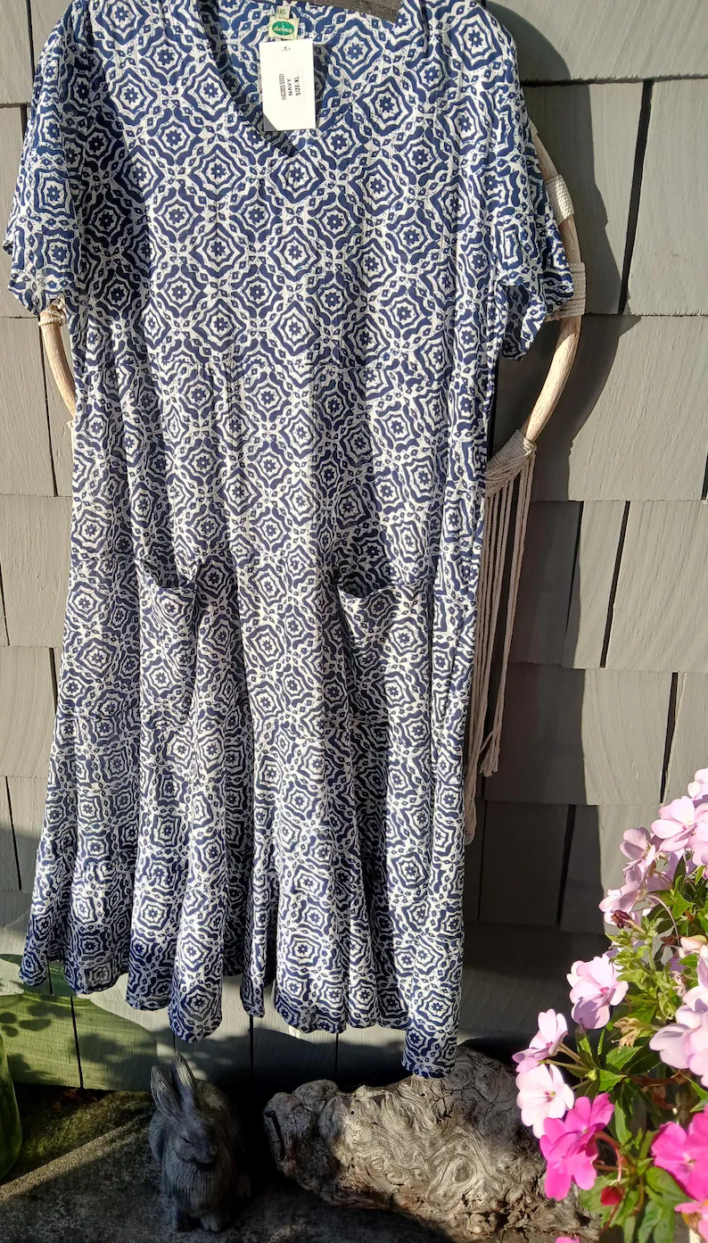 Dolma.Cotton V Neck Dress Handprint In Navy On White. Very Slightly Fitted — photo 2