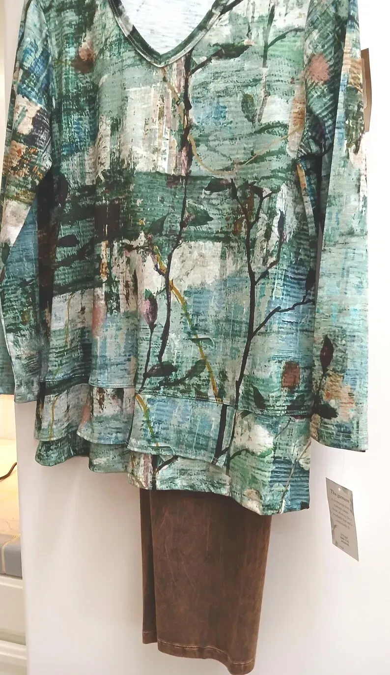 Green Print V-Neck Blouse | Jess And Jane, Modern Trim